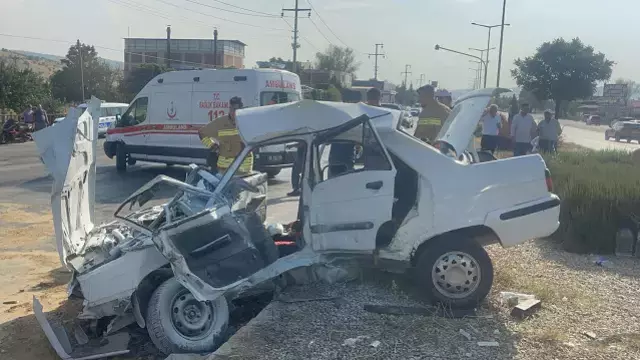 Otobüsün çarptığı otomobildeki çiftin öldüğü kaza kamerada