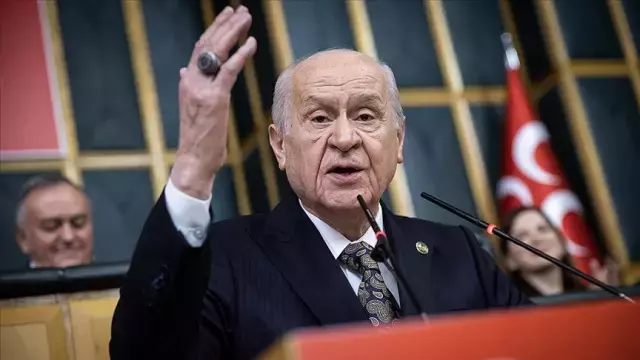 Bahçeli: Komisyona katılmayanların 'biz komisyoncu değiliz' zırvasına sığınmaları değersiz