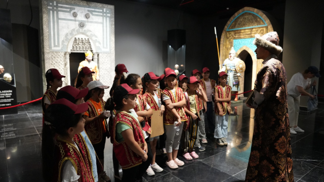 Konya'da 3 Bin Öğrenci 6 Tarihi Mekânda 6 Tarihi Karakteri Tanıyor