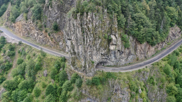 'Gidemediğin yer senin değildir' diyerek yapılan 140 yıllık tünel zamana meydan okuyor