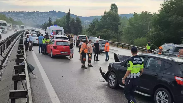 Sakarya'da Zincirleme Kaza: 10 Yaralı