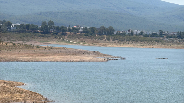 Nüfusu 1 milyona yaklaşan tatil cenneti ilçede su krizi