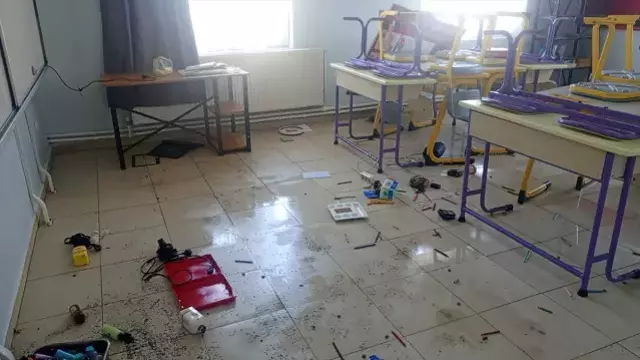 Samsun'da bir okula giren kişi ya da kişiler eşyalara zarar verdi