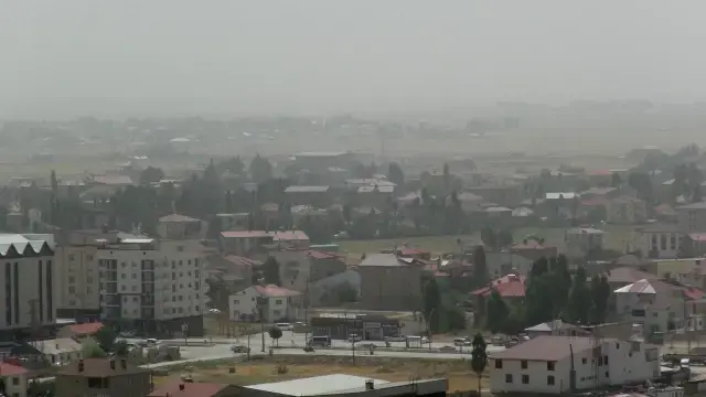 İlçede göz gözü görmüyor! Cudi ve Gabar dağları kayboldu