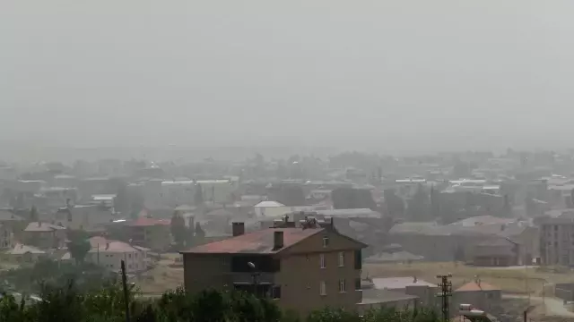İlçede göz gözü görmüyor! Cudi ve Gabar dağları kayboldu