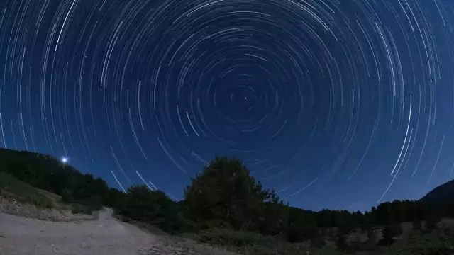 Perseid meteor yağmuru Türkiye semalarında büyüledi