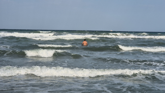 Tekirdağ'da yasağa uyulmayan denizde can pazarı yaşandı: 2 kişi kurtarıldı, 1 kişi kayıp