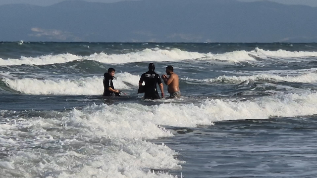 Tekirdağ'da yasağa uyulmayan denizde can pazarı yaşandı: 2 kişi kurtarıldı, 1 kişi kayıp