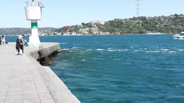 Boğazda rüzgarlı hava