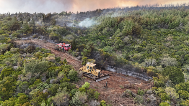 Çanakkale'de alev savaşçılarının zorlu mücadelesi kamerada