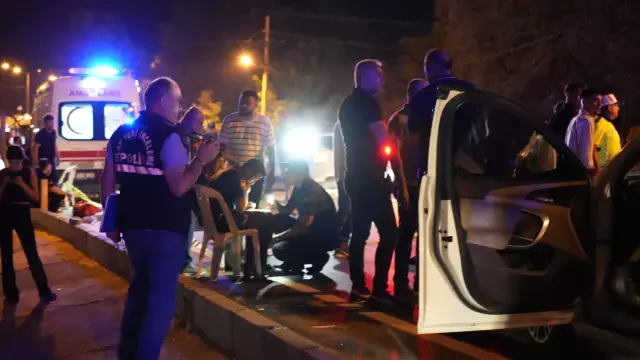 Davetli düğün çıkışı kazada can verdi, cenaze yerdeyken eğlence devam etti
