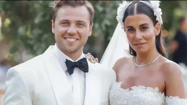 Baba olmak için gün sayan Tolga Sarıtaş eşinin son halini paylaştı