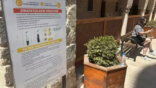 Tarihi camide tartışma yaratan görüntü