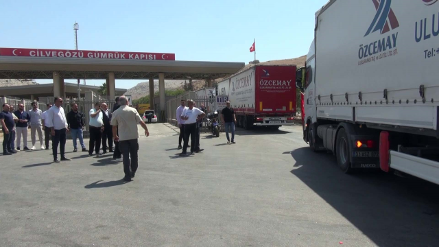14 yıl aradan sonra Cilvegözü Gümrük Kapısı'ndan Suriye'ye ihracat başladı
