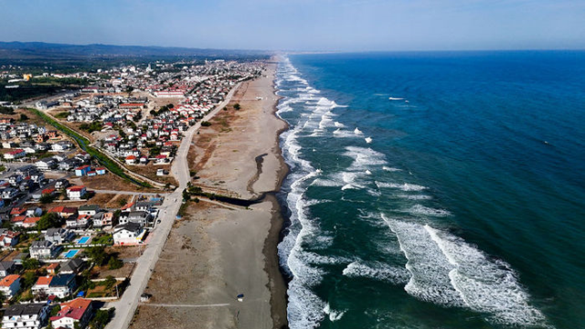 Sakarya'da kırmızı bayraklar asıldı, denize girişler yasaklandı