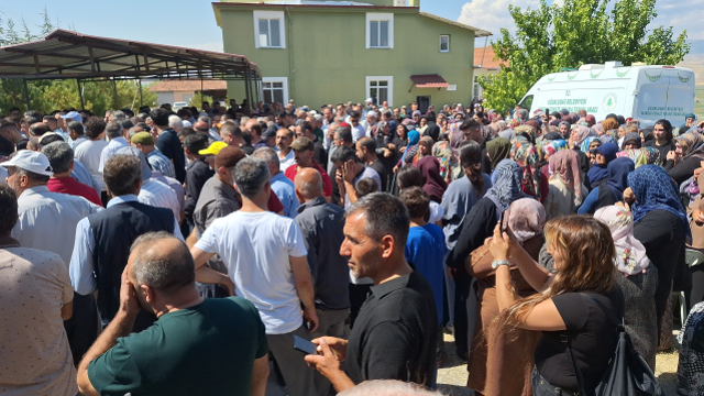 Üniversite kaydı yolunda yanarak can verdi! Son yolculuklarına uğurlandılar