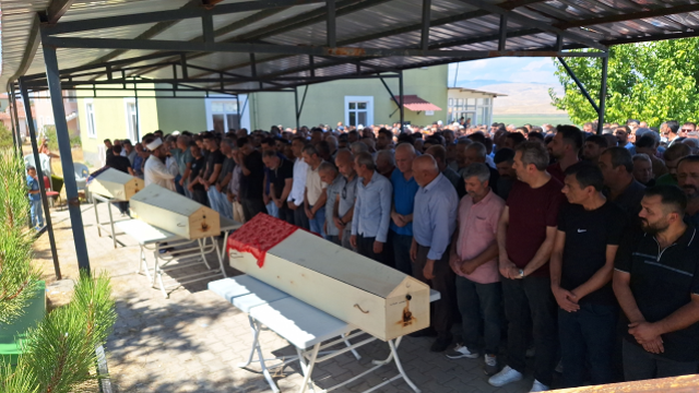 Üniversite kaydı yolunda yanarak can verdi! Son yolculuklarına uğurlandılar