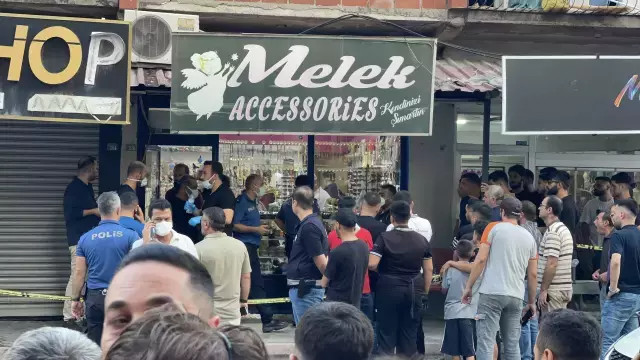 Üç gündür kepenk açmayan iş yerine giren polis 2 cesetle karşılaştı