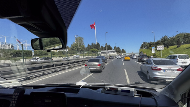 İstanbul trafiğinde yeni uygulama! Tüm araçların radyolarında bu anons duyulacak