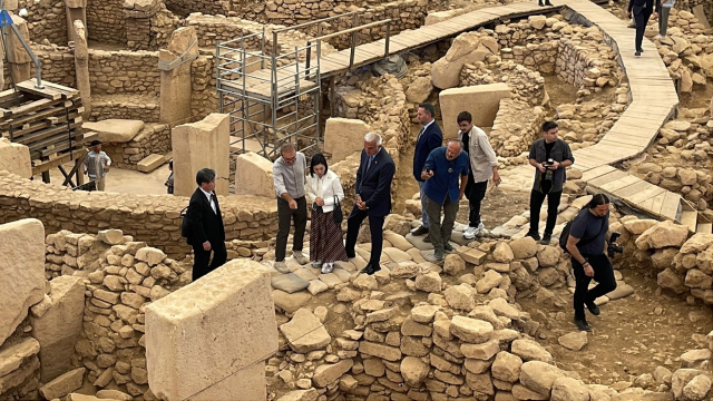 Bakan Ersoy: Göbeklitepe'de Neolitik Çağ'ın ritüellerine ışık tutacak insan heykeli bulundu