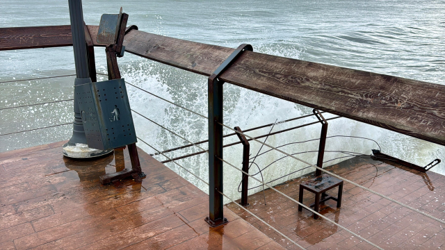 Uzmanlardan uyarı üstüne uyarı geldi! Şehirde dalga boyu 5 metreyi buldu