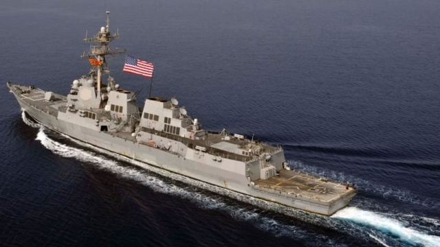 Venezuela, ABD Başkanı Trump'ın tehdidi karşısında sivillere askeri eğitim veriyor