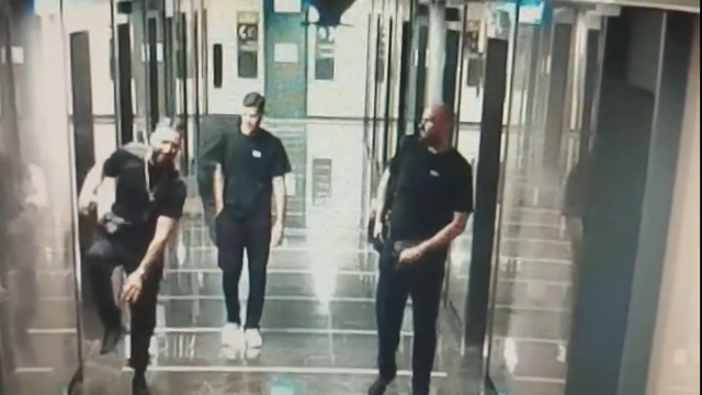 Gitar kılıfında kalaşnikof! Meğer Interpol peşlerindeymiş