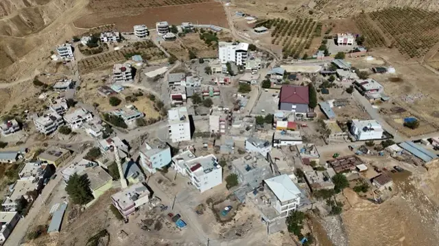 Bu köyün tamamı aynı soyadı taşıyor, kimse ismiyle anılmıyor