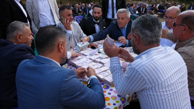 Şırnak'ta Jirki Aşireti'nden Görkemli Düğün: Damada 3 Milyon TL, Geline 1,5 Kilo Altın