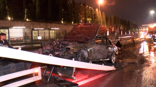 15 Temmuz Şehitler Köprüsü'nde Yangın: Otomobil Alev Alev Yandı