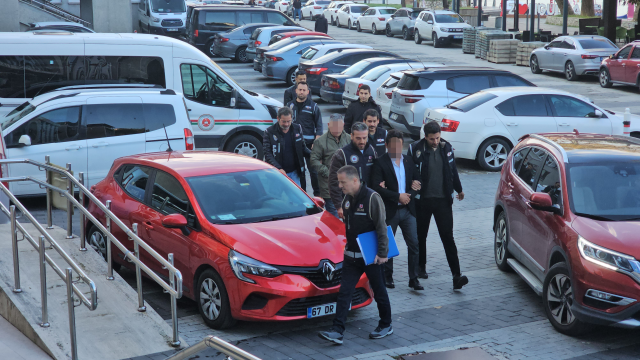 İki doktor 'Zorla kürtaj' iddiasıyla gözaltına alındı
