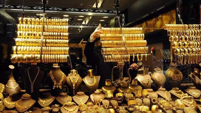 Altın yatırımcıları dikkat: Dev bankadan kısa vadeli tahmin geldi