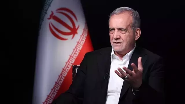 İran Cumhurbaşkanı Mesud Pezeşkiyan Urumiye ziyaretinde