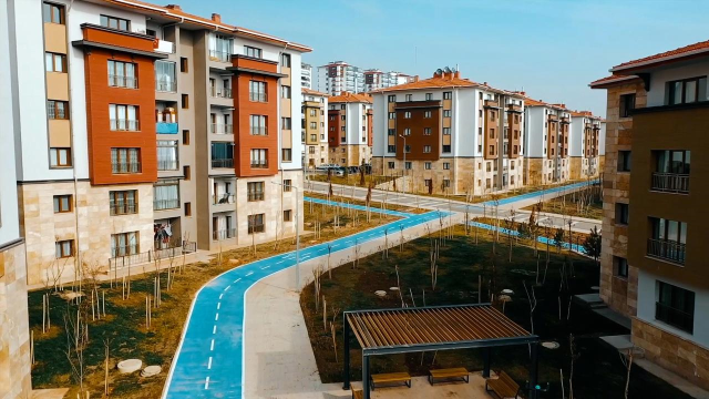 Bakan Kurum, Yüzyılın Konut Projesi'nin ayrıntılarını canlı yayında anlattı