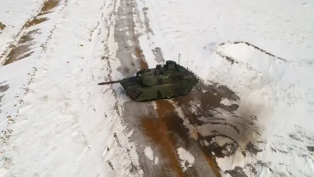 Altay tankı sahaya iniyor