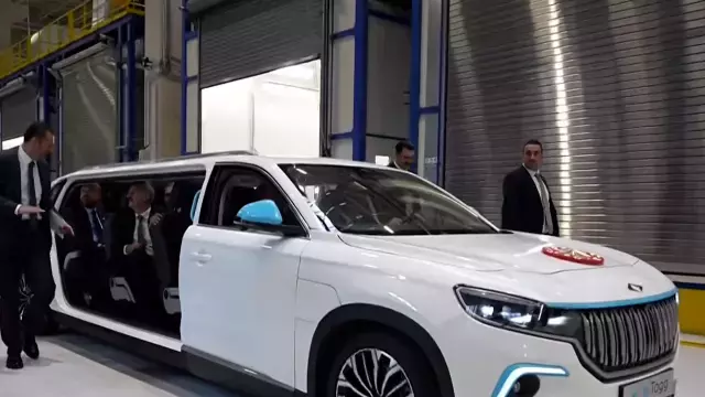 İlk kez görücüye çıktı! Cumhurbaşkanı, Erdoğan törene Togg'un özel versiyonu ile geldi