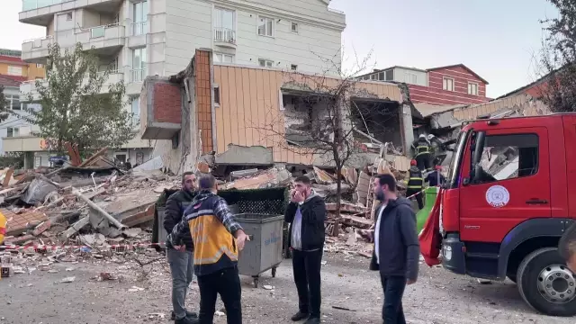 Olay yerine sevk edilen kurtarma ekipleri