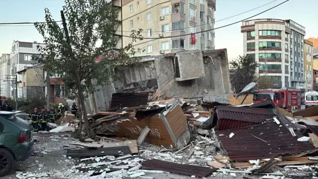 Enkaz yığınının çekildiği alan