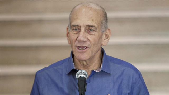 Eski İsrail Başbakanı Ehud Olmert, Paris Barış Forumu'nda konuşurken