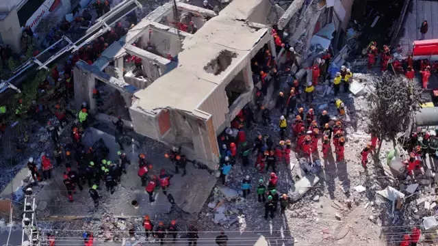 Kocaeli'de Çöken Binada Aile Bireylerine Ulaşıldı: 2 Çocuk ve Baba Hayatını Kaybetti