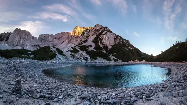 Pirin Milli Parkı'nda doğal alan ve kamp izleri