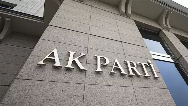 Özel'in açıklamalarına AK Parti cephesinden ardı ardına tepkiler