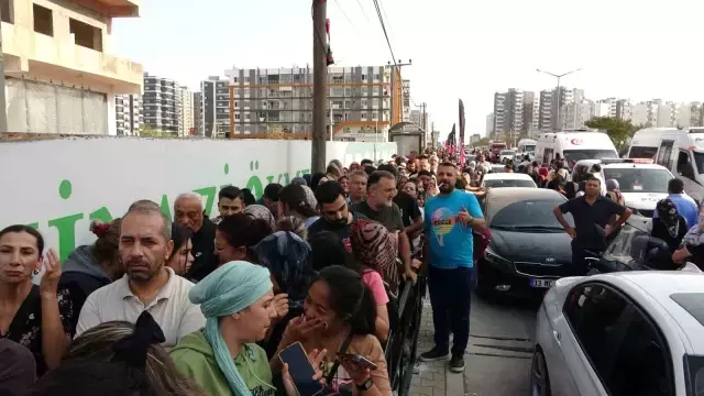 Mersin'de Yeni Mağaza Açılışı Kuyruklarla Karşılandı