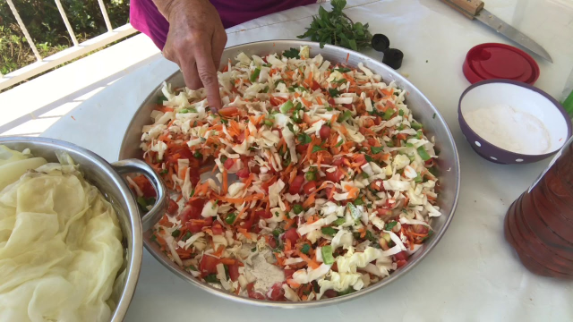 Sarma ve Turşu Lezzeti Birleşti: Lahana Sarması Turşusu