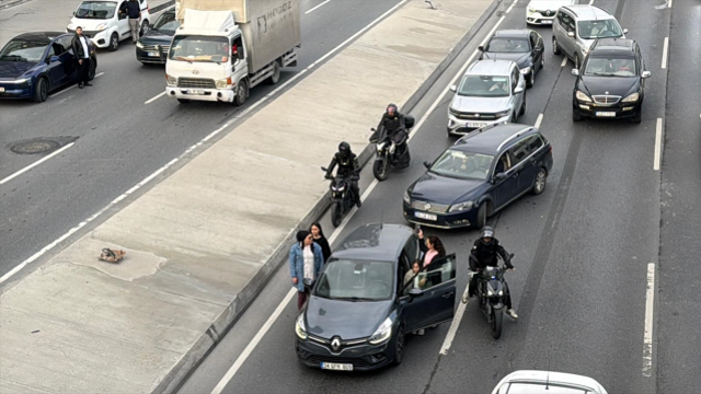 Saat 9'u 5 geçe Türkiye'de hayat durdu