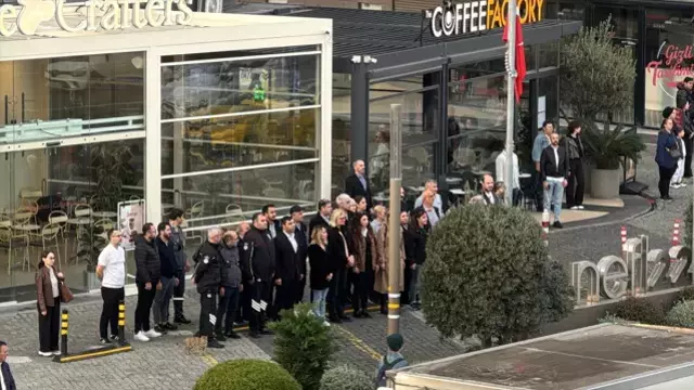 Saat 9'u 5 geçe Türkiye'de hayat durdu