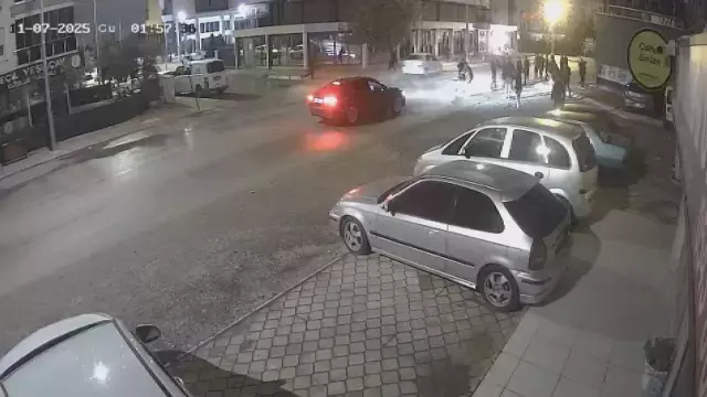 Dur ihtarına uymadı, aracını emniyet müdürünün üzerine sürdü