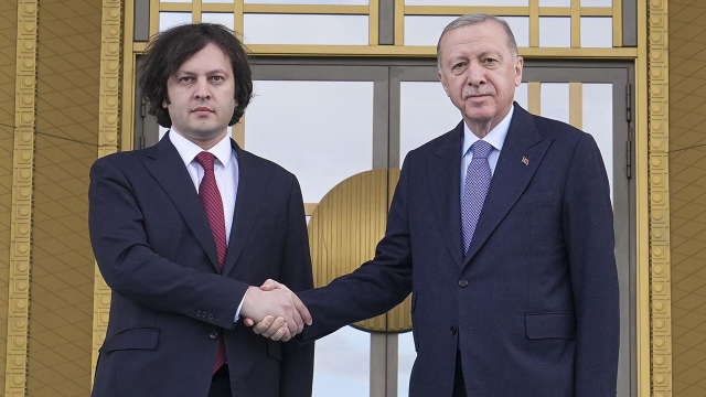 Gürcistan'da düşen kargo uçağımızın enkazına ulaşıldı