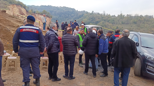 Ordu'da göçük altında kalan kamyon şoförünün cansız bedenine ulaşıldı