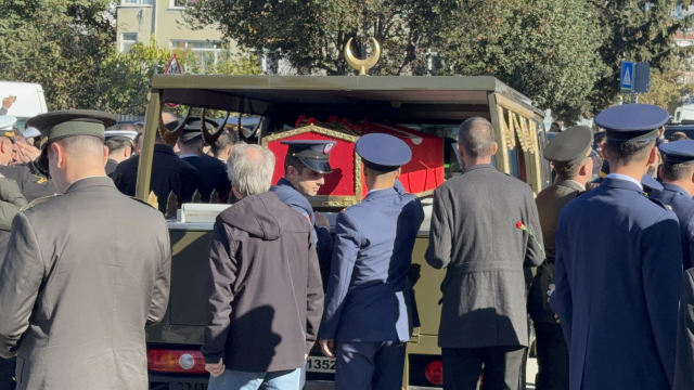 Şehit Pilot Yarbay Gökhan Korkmaz'ın oğlundan babasını ebediyete böyle uğurladı